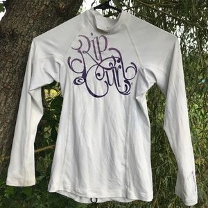 🔴FREE WITH PURCHASE!! Rip Curl Long Sleeve Rash Guard